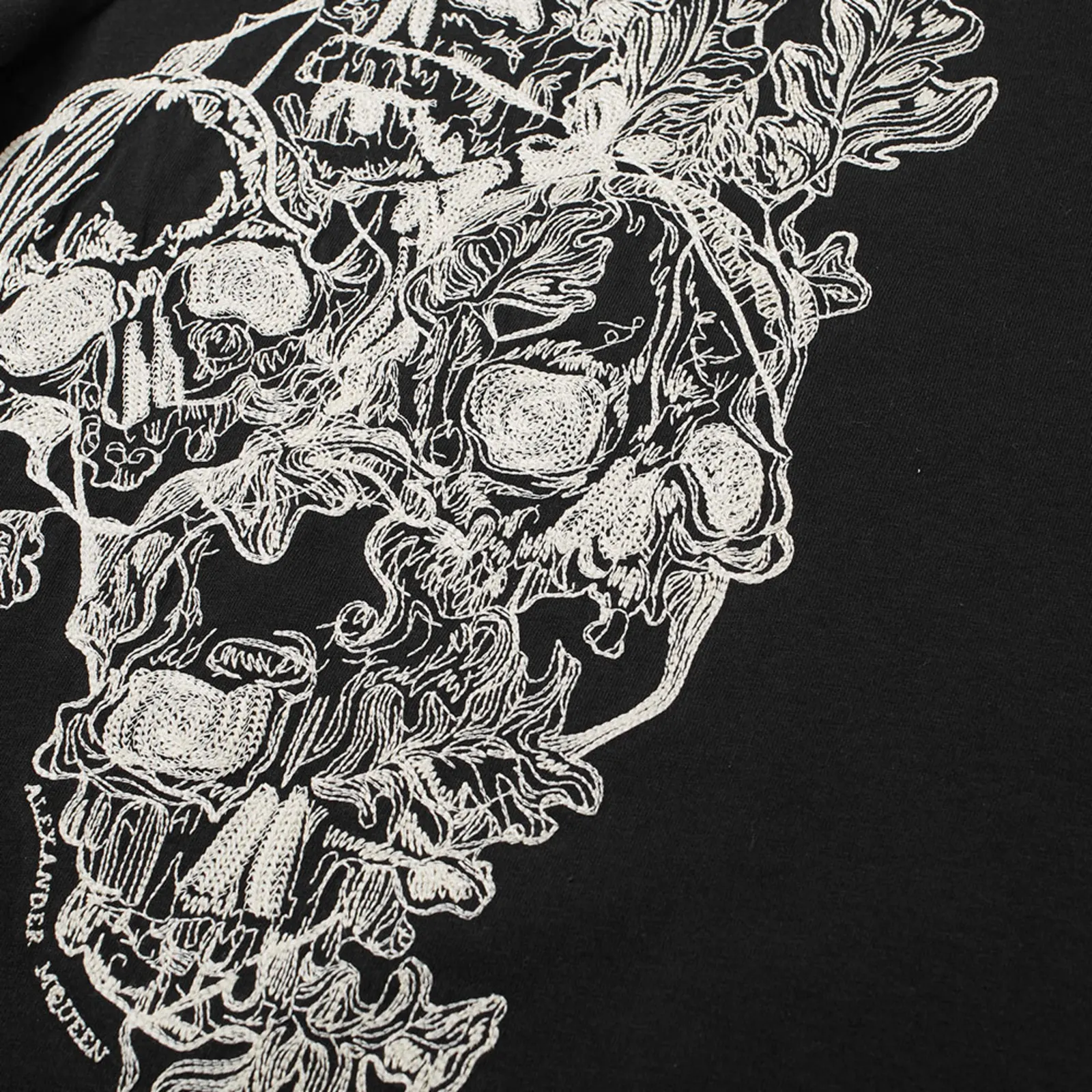 Alexander McQueen Engin Large Skull Embroidered Tee