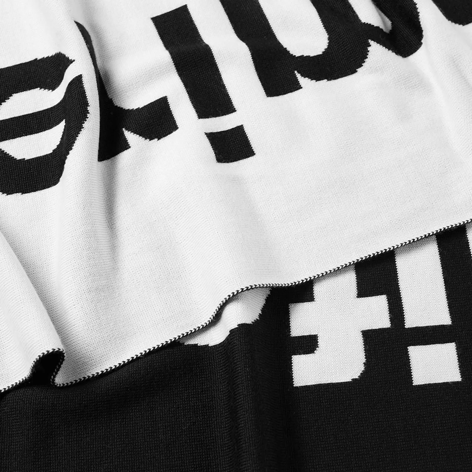 Uniform Experiment Authentic Logo Scarf 3 Uniform Experiment Authentic Logo Scarf