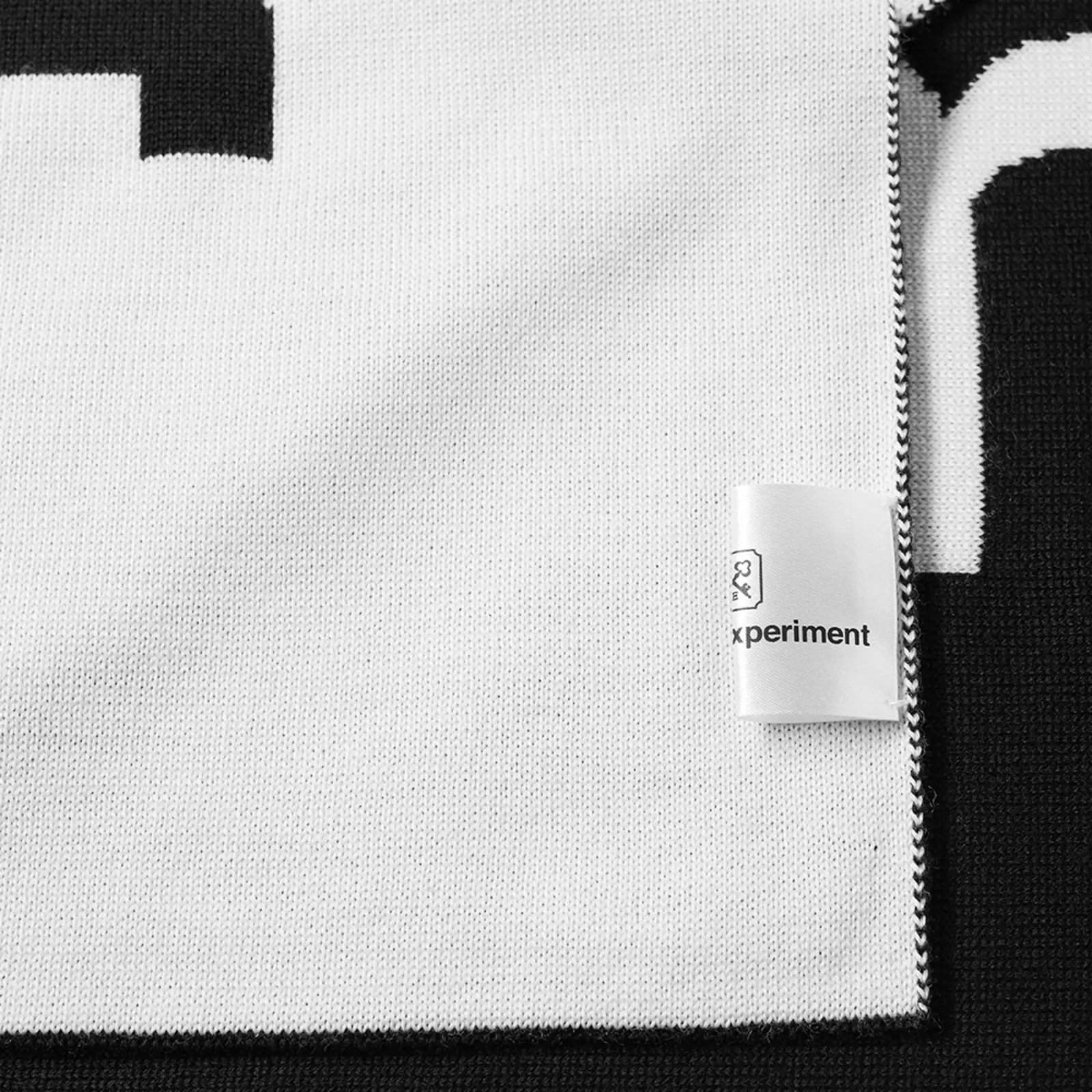 Uniform Experiment Authentic Logo Scarf 4 Uniform Experiment Authentic Logo Scarf